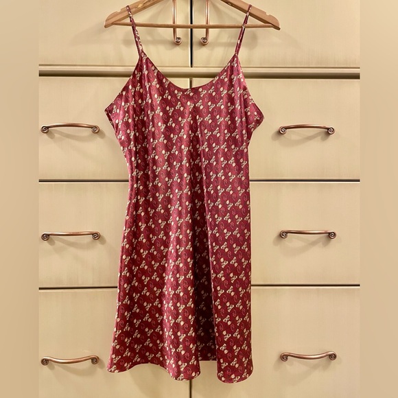 Vintage Versailles satin Teddy Bear Christmas burgundy chemise nightie - Picture 2 of 11